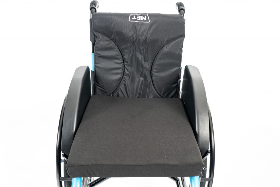 Кресло-коляска МЕТ МК-240 для активных пользователей, ширина сиденья 40 см