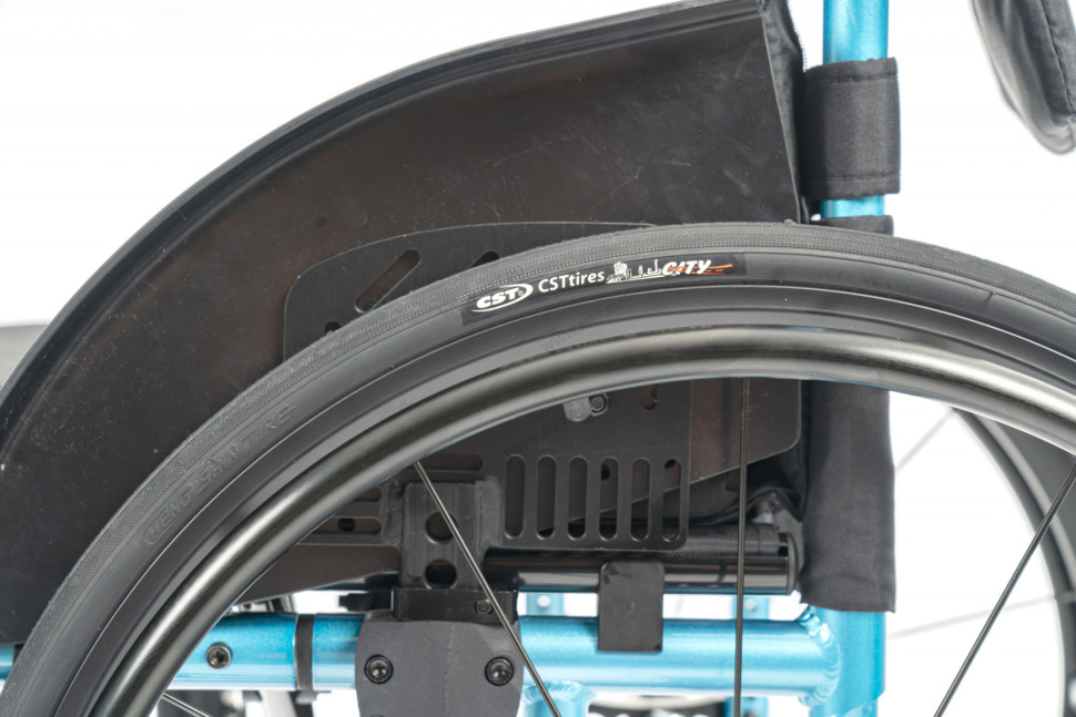 Кресло-коляска МЕТ МК-240 для активных пользователей, ширина сиденья 40 см