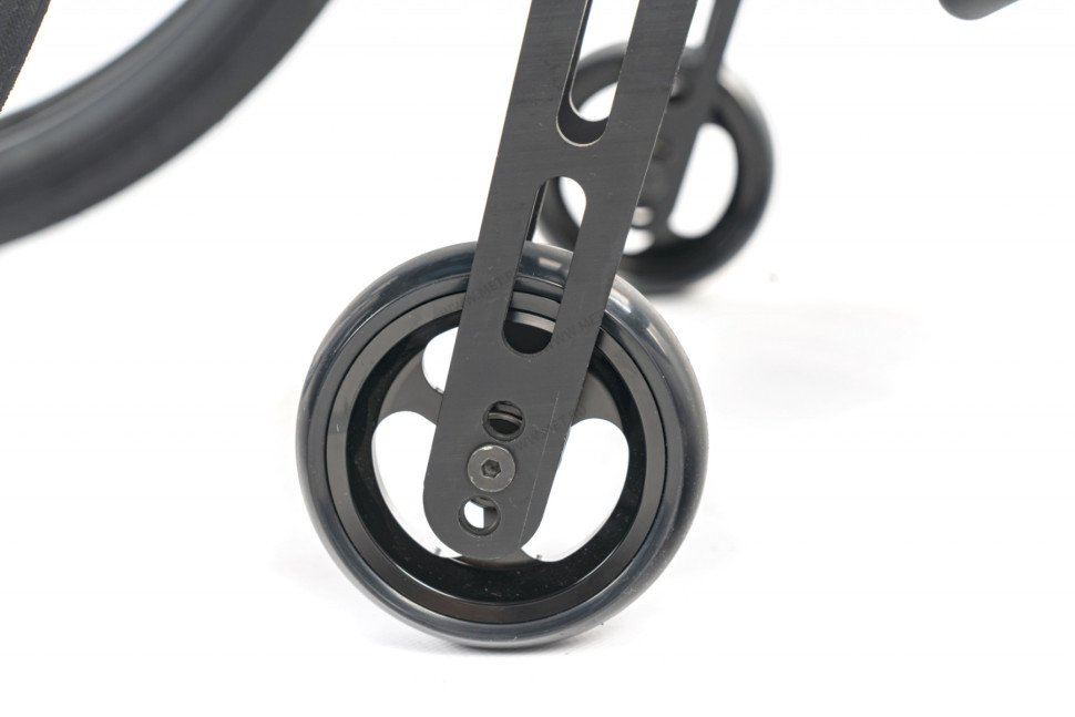 Кресло-коляска МЕТ МК-240 для активных пользователей, ширина сиденья 40 см