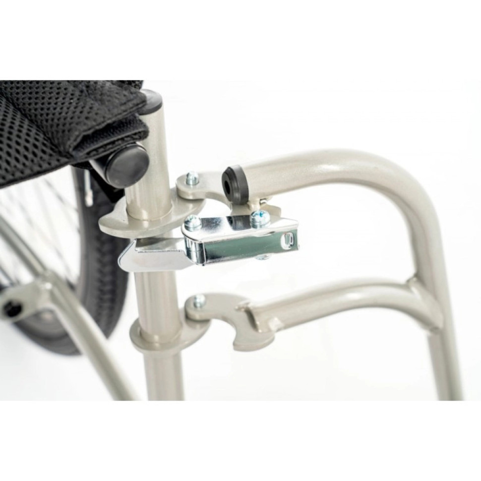 Кресло-коляска механическая MET FLY 300 (43 см) алюминиевая, облегченная