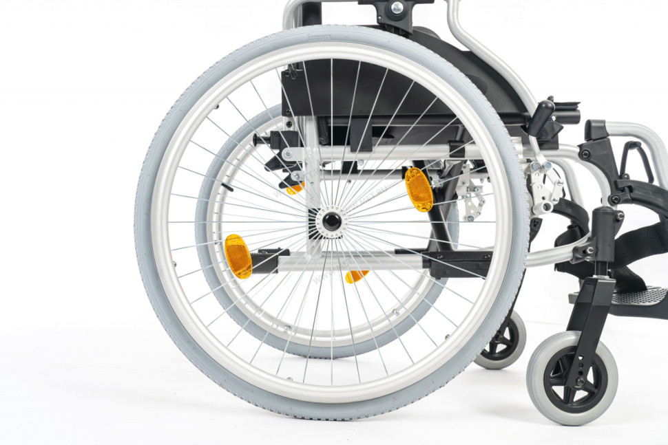 Кресло-коляска механическая МЕТ МК-200 ширина сиденья 46 см