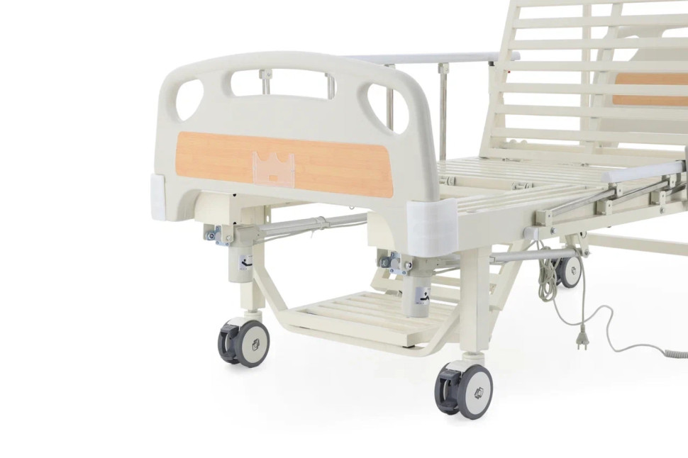 Медицинская кровать для лежачих больных электрическая MED-MOS YG-2 (ABS, 6 секций, матрас, уголки, столик, ванночка, К)