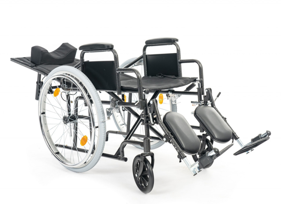 Кресло-коляска механическая МЕТ МК-630 c поднимающимися подножками и удлинённой спинкой