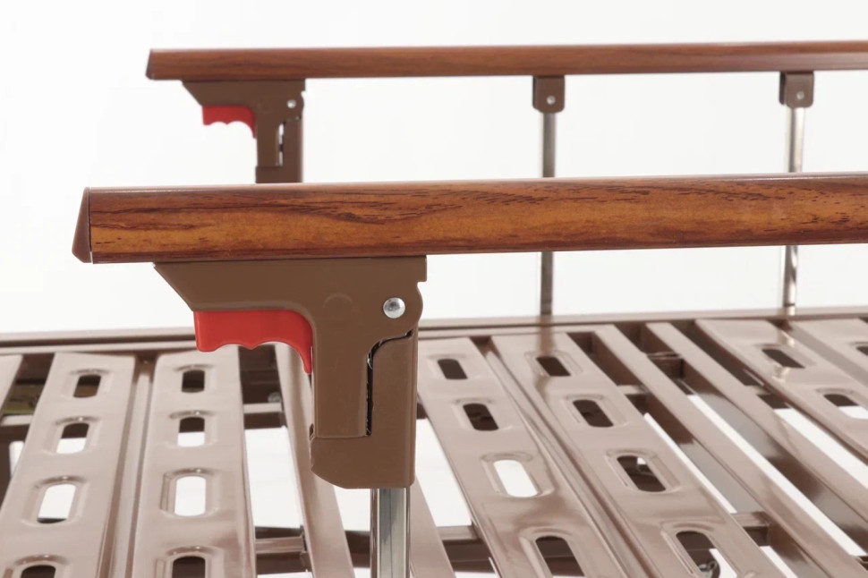 Кровать для лежачих больных с матрасом BELBERG Dana (ЛДСП, светло-коричневый)