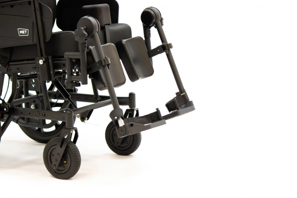 Кресло-коляска механическая MET ECLIPSE B оснащена абдуктором