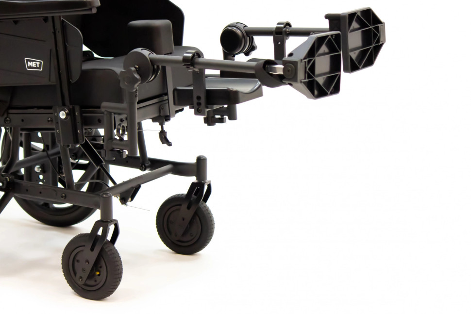 Кресло-коляска механическая MET ECLIPSE B оснащена абдуктором