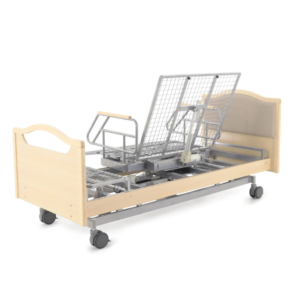 Кровать для лежачих больных с матрасом, регул. высоты, Т/АТ MED-MOS DB-2B электрическая с поворотным креслом в правую сторону (светлое дерево)