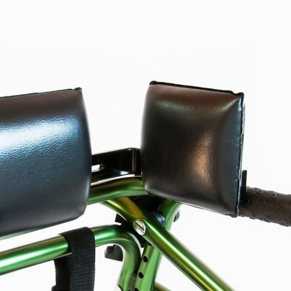 Ходунки на 4-х колесах для детей больных ДЦП Мега-901 с подлокотной опорой