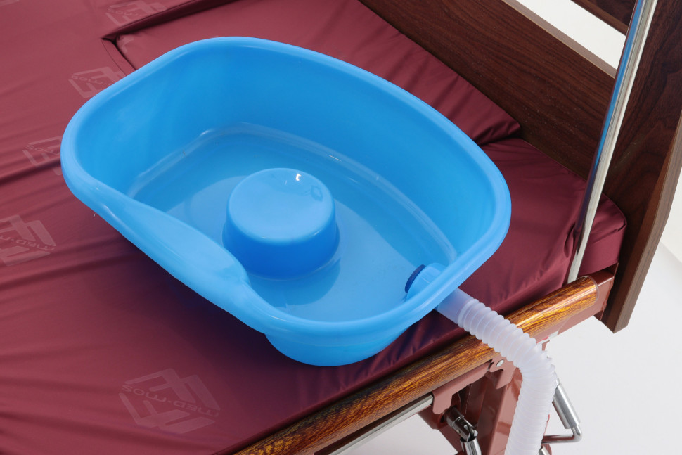 Кровать для лежачих больных с матрасом MED-MOS YG-3 (ЛДСП кор., 13 секций, столик, ванночка,ТУ эл.,БП,К,0)