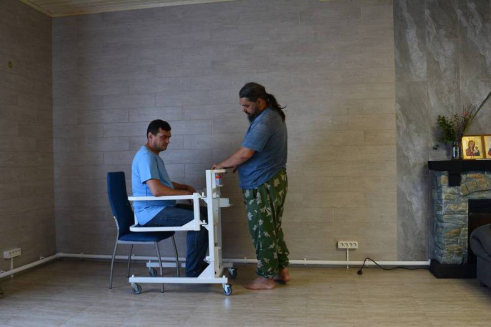 Кресло-лифт для перемещения больных и пожилых LASAR, модель H8 (O-SAVVA, Россия)