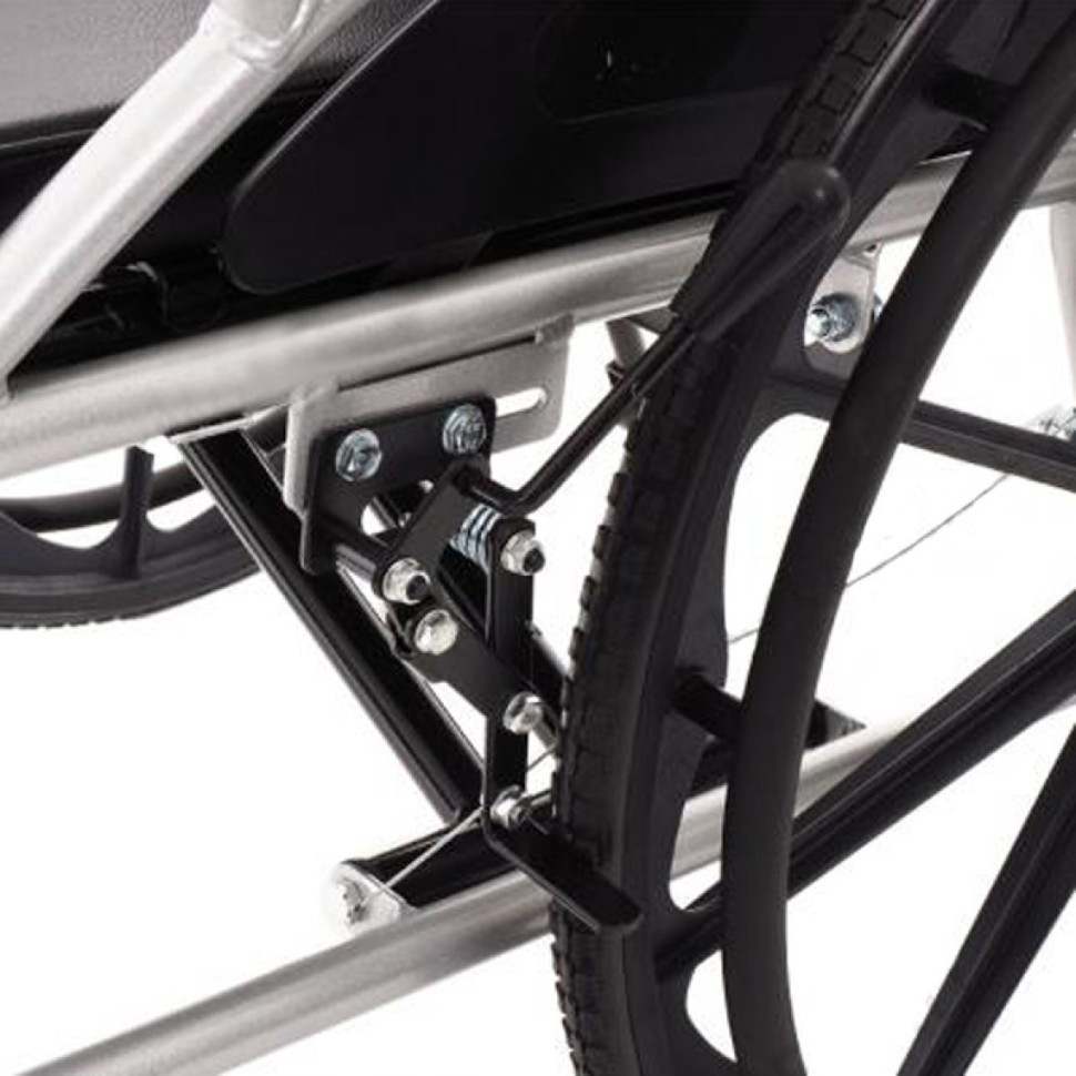 Кресло-коляска механическая MK-620 (FS619GC) с санитарным устр-вом и тормозами для сопровожд (46 см)