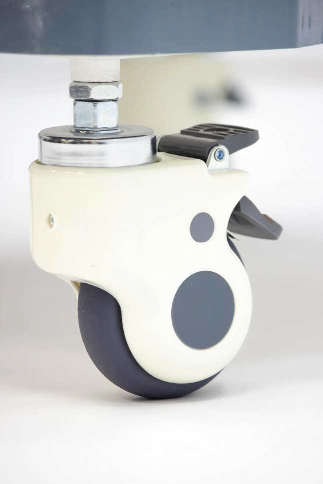 Тележка медицинская MET AVK-130 трехполочная с выдвижным ящиком и аксессуарами