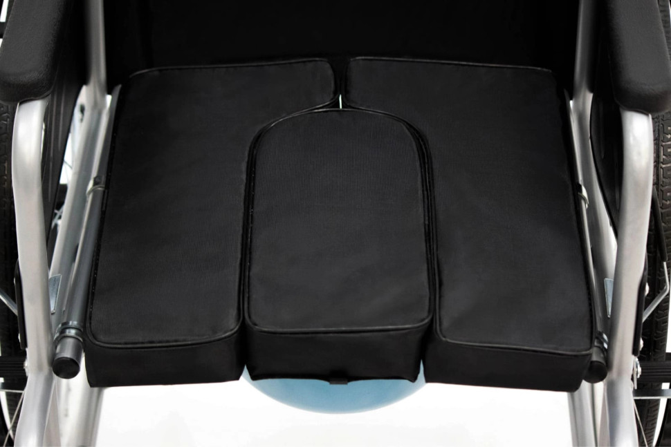 Кресло-коляска с сан. устройством MK-390