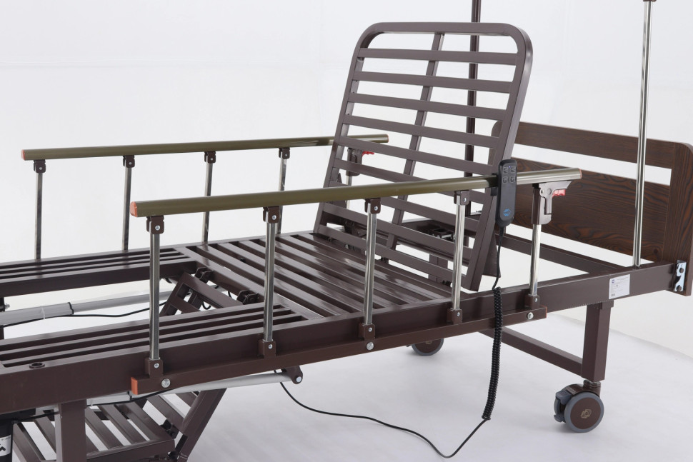 Медицинская кровать для лежачих больных Мед-Мос YG-2 ЛДСП электрическая, без т/у с матрасом
