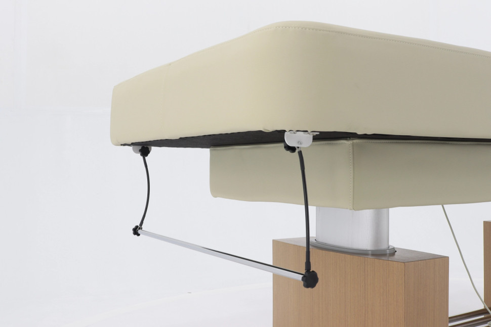 Массажный стол электрический MED-MOS ММКМ-2 (КО-160.1Д) светло-бежевый/светлое дерево, с подогревом ложа