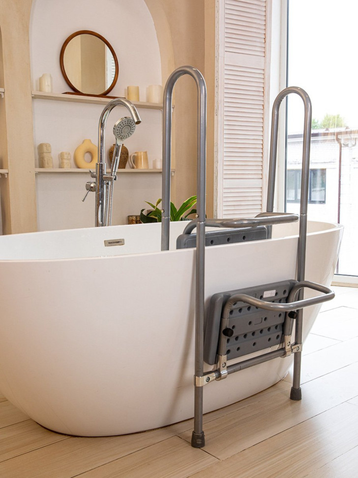 Ступень СТ-6 с поручнем Belberg для ванной комнаты