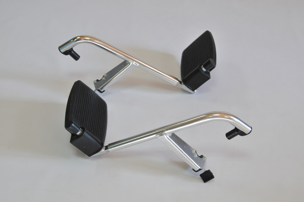 Кресло-коляска инвалидная механическая FS 908 LJ (46 см) колеса пневмо