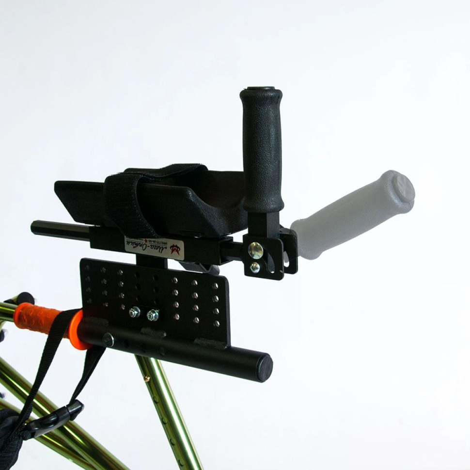 Ходунки для детей больных ДЦП с подлокотной опорой и фиксатором голеностопа Мега-913