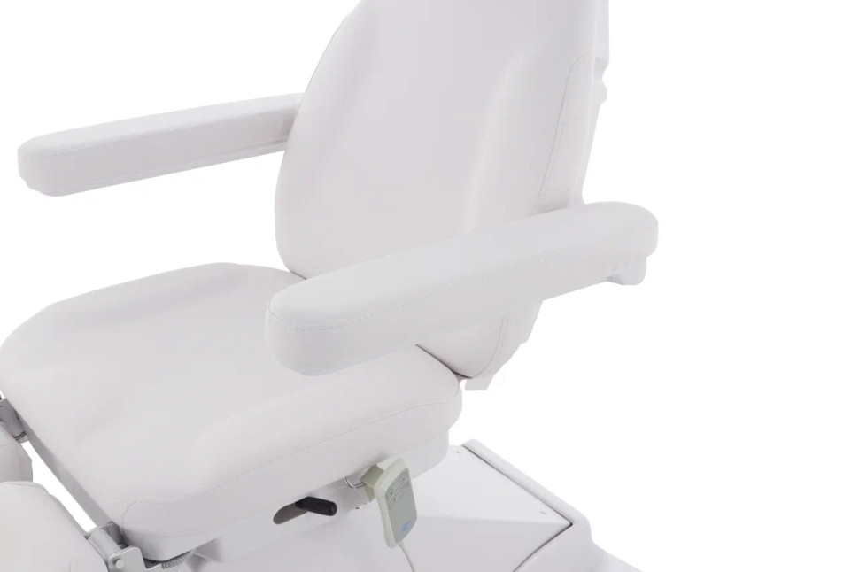 Педикюрное кресло электрическое MED-MOS ММКП-3 (КО-195DP) белый с ножной педалью и ПУ