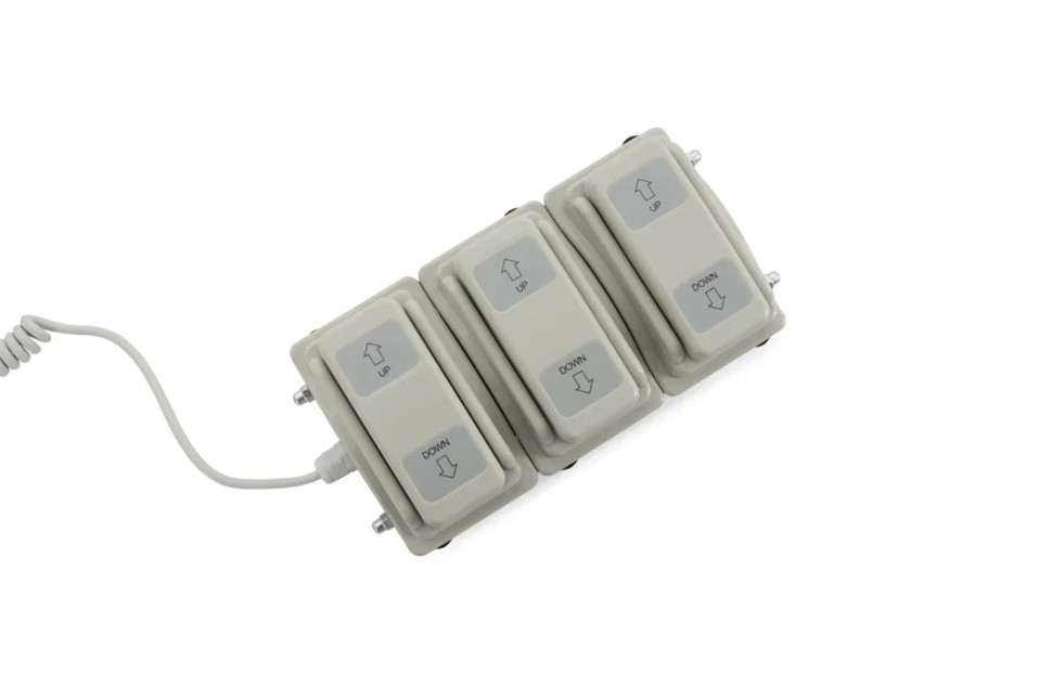 Педикюрное кресло электрическое MED-MOS ММКП-3 (КО-195DP) белый с ножной педалью и ПУ