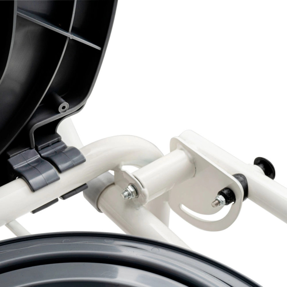 Кресло-туалет с откидными поручнями WC302